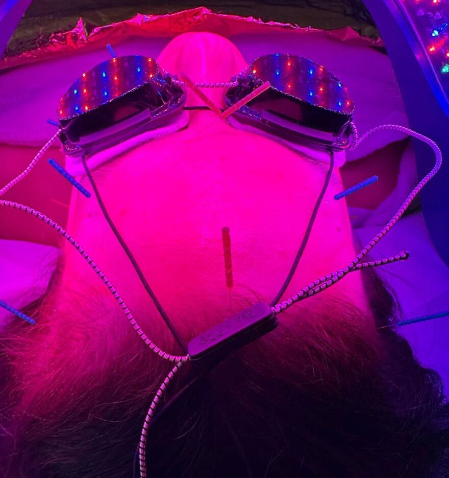 Άσλεϊ Γκράχαμ: Το γυμνό της στιγμιότυπο κατά την προετοιμασία της για τα Όσκαρ