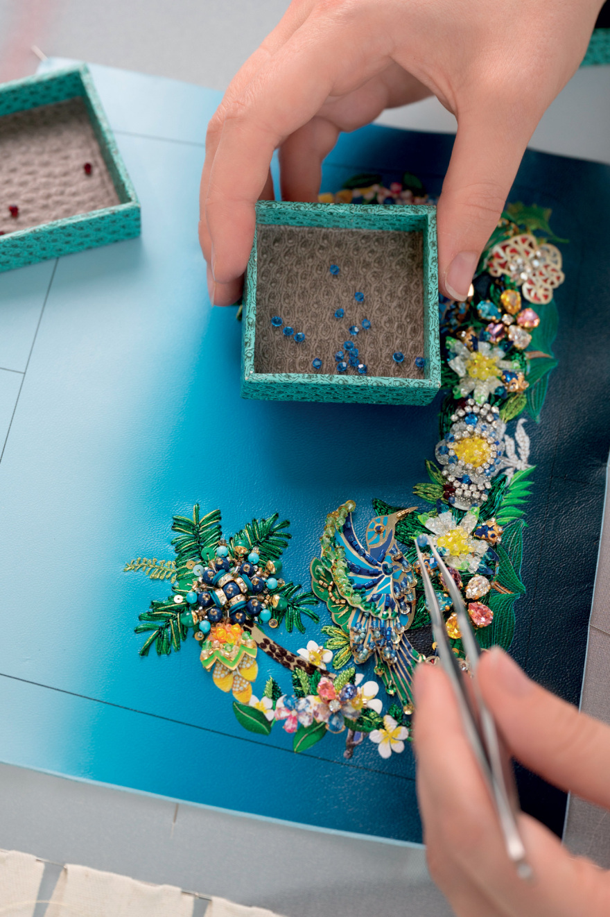 Μαίρη Κατράντζου: Οι τσάντες του παραδείσου για τον Bvlgari