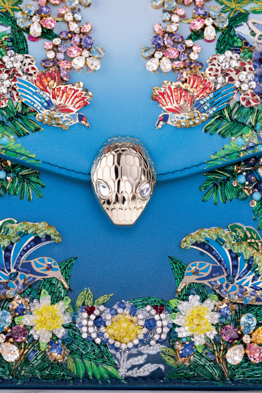 Μαίρη Κατράντζου: Οι τσάντες του παραδείσου για τον Bvlgari