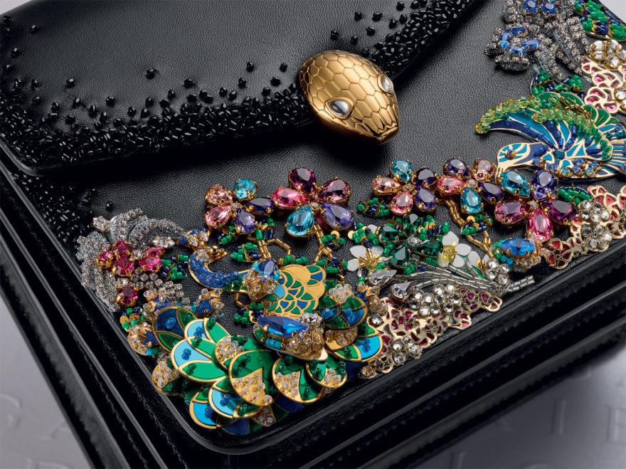 Μαίρη Κατράντζου: Οι τσάντες του παραδείσου για τον Bvlgari