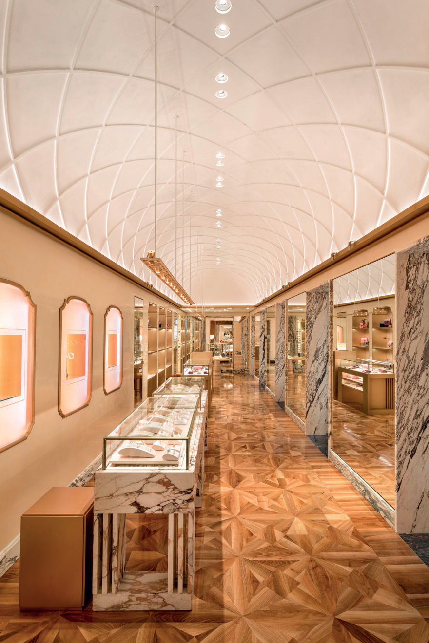 Μαίρη Κατράντζου: Οι τσάντες του παραδείσου για τον Bvlgari