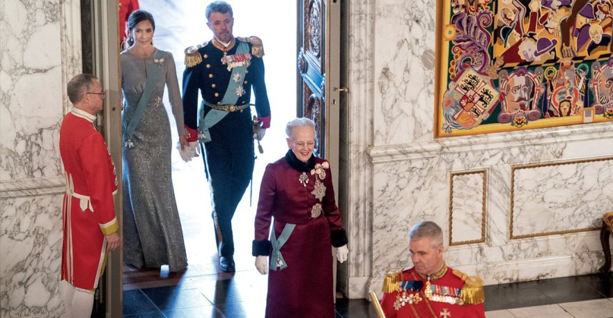 Σκάνδαλο στο παλάτι της Δανίας: Το μυστικό ταξίδι του διαδόχου Φρειδερίκου και η γοητευτική σταρ