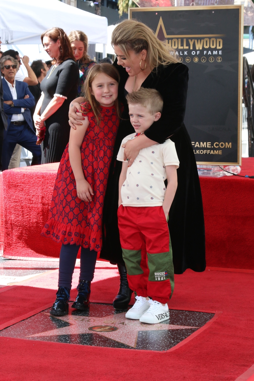 Κέλι Κλάρκσον: «Θέλω να ερωτευτώ, αλλά δεν θέλω κανέναν "μάγκα" στο σπίτι μου με τα παιδιά μου»