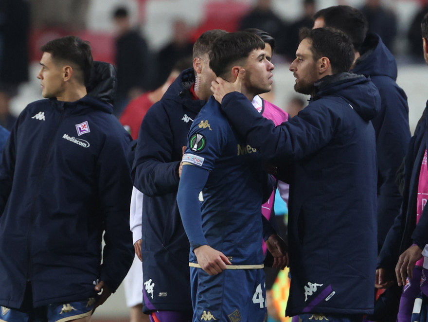 Europa Conference League: Οπαδός της Σίβασπορ έσπασε τη μύτη του Αλεσάντρο Μπιάνκο! 