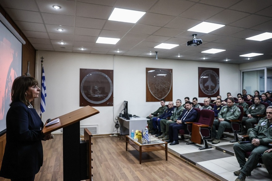 Σακελλαροπούλου: Επίσκεψη στην 338 Μοίρα της Πολεμικής Αεροπορίας που υπηρετούσαν Τσιτλακίδης - Τουρούτσικας 