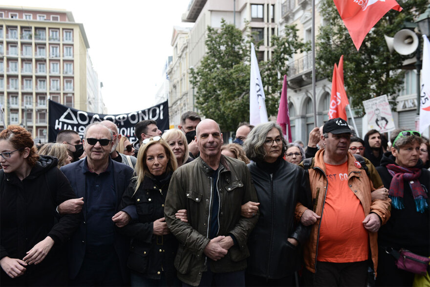 Απεργία σήμερα: Μαζική διαμαρτυρία και επεισόδια στο κέντρο της Αθήνας για τα Τέμπη - Ποιοι απεργούν σήμερα