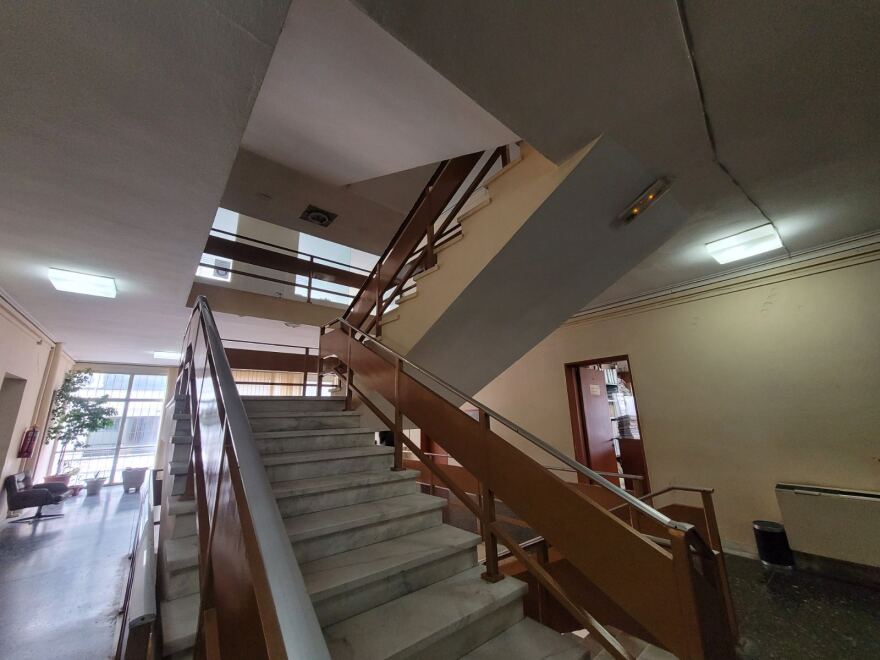 Αναστάτωση στα δικαστήρια Λάρισας - Νεαρός κατηγορούμενος πήγε να κρεμαστεί