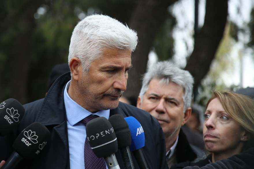 Μίμης Παπαϊωάννου: Το τελευταίο «αντίο» στη Νέα Φιλαδέλφεια - «Αχ ρε Μίμη...» αναστέναξε ο Αντωνιάδης