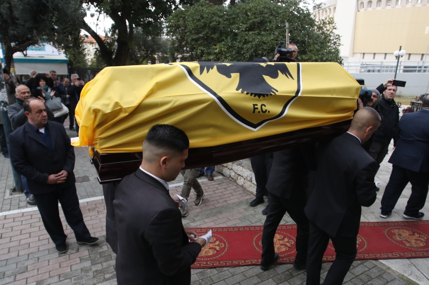 Μίμης Παπαϊωάννου: Το τελευταίο «αντίο» στη Νέα Φιλαδέλφεια - «Αχ ρε Μίμη...» αναστέναξε ο Αντωνιάδης