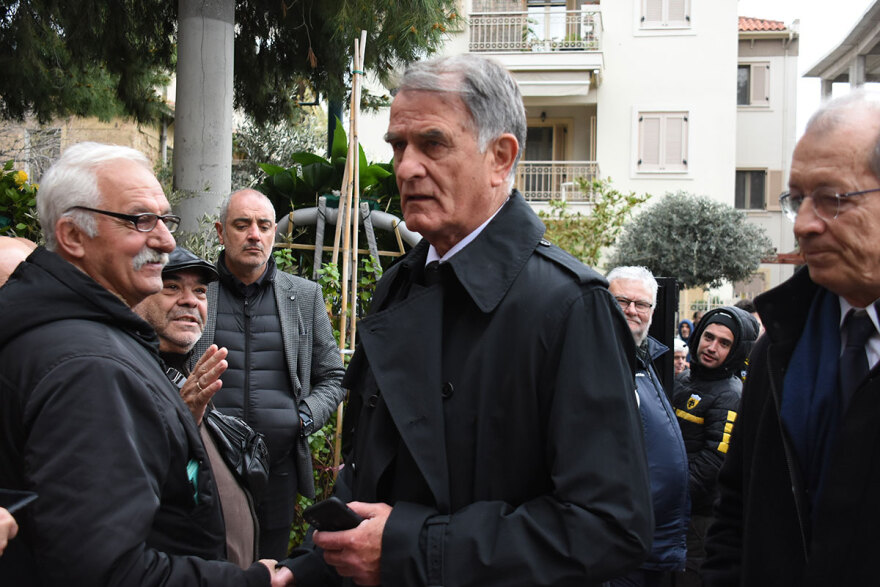 Μίμης Παπαϊωάννου: Το τελευταίο «αντίο» στη Νέα Φιλαδέλφεια - «Αχ ρε Μίμη...» αναστέναξε ο Αντωνιάδης