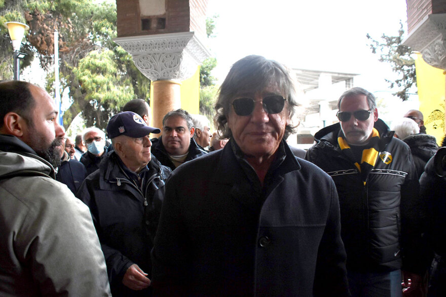 Μίμης Παπαϊωάννου: Το τελευταίο «αντίο» στη Νέα Φιλαδέλφεια - «Αχ ρε Μίμη...» αναστέναξε ο Αντωνιάδης