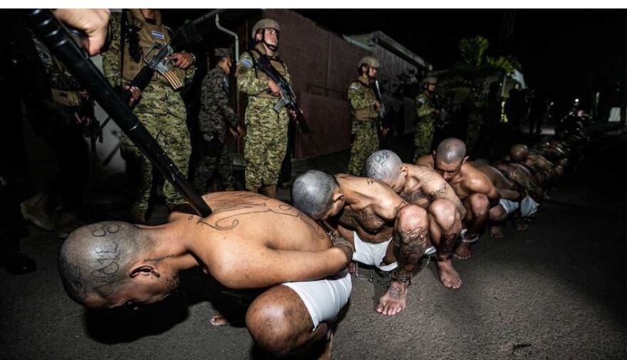 «Δεν θα γυρίσουν ποτέ στην κοινωνία»: Οι συνθήκες κράτησης στη φυλακή-φρούριο του Ελ Σαλβαδόρ