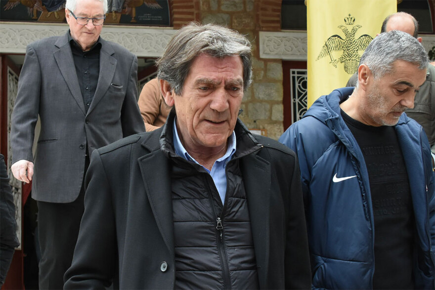 Μίμης Παπαϊωάννου: Με τη σημαία της ΑΕΚ σε λαϊκό προσκύνημα η σορός του