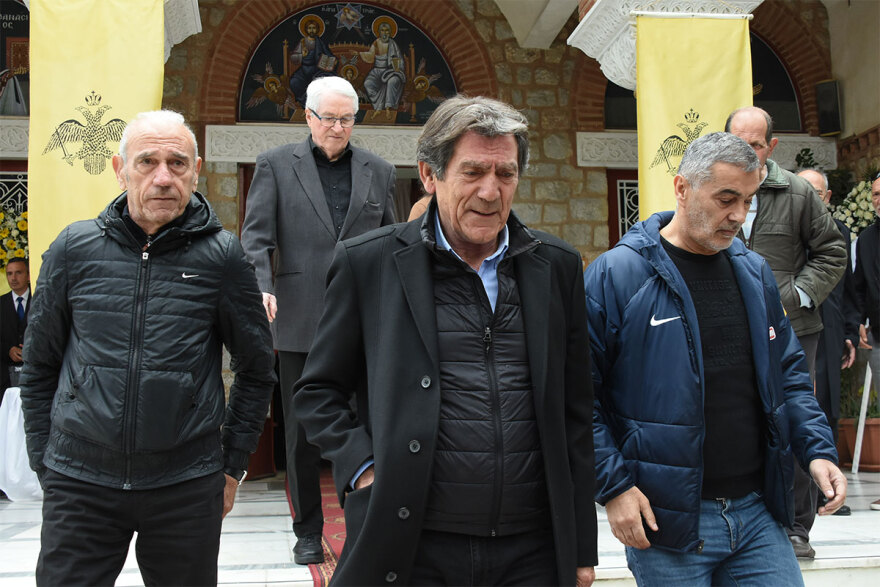Μίμης Παπαϊωάννου: Με τη σημαία της ΑΕΚ σε λαϊκό προσκύνημα η σορός του