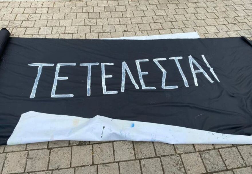 Θεσσαλονίκη: Οικολόγοι διαμαρτύρονται για τις κοπές δέντρων - «Το πράσινο τετέλεσται» (φωτογραφίες)