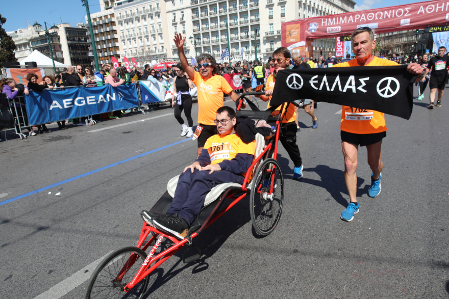 Ημιμαραθώνιος Αθήνας: 23 φωτογραφίες, 8 βίντεο και οι μεγάλοι νικητές