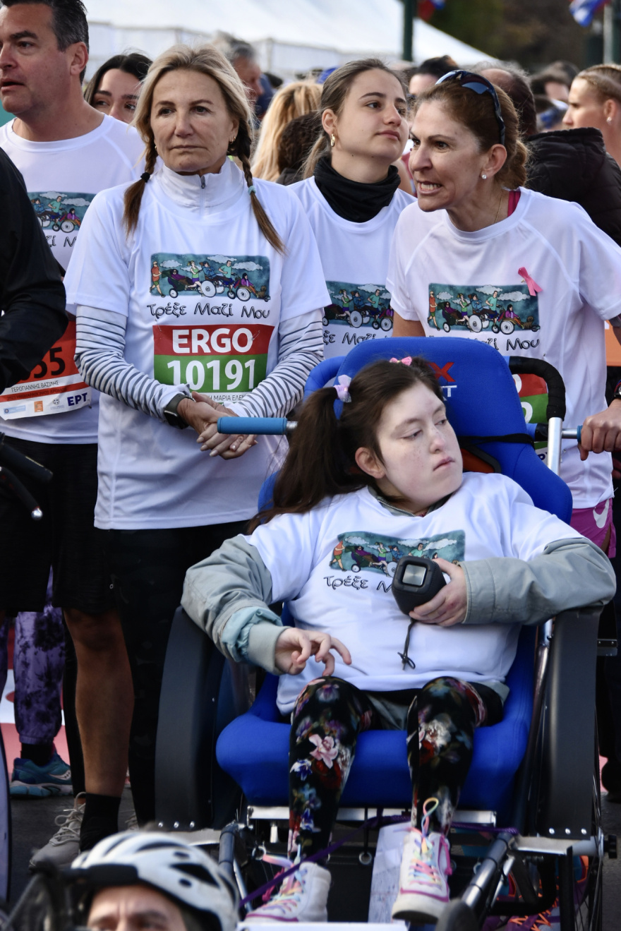 Μαρέβα Μητσοτάκη: Με την ομάδα «Τρέξε Μαζί Μου» στον Ημιμαραθώνιο της Αθήνας