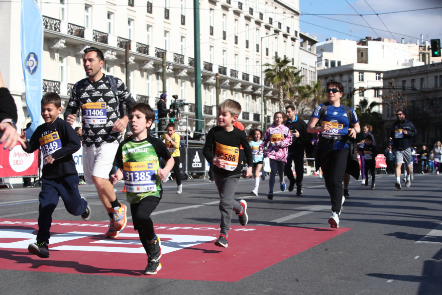 Ημιμαραθώνιος Αθήνας: 23 φωτογραφίες, 8 βίντεο και οι μεγάλοι νικητές