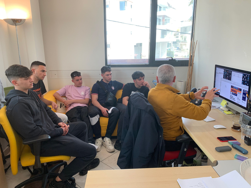 Το 2ο Λύκειο Κοζάνης «τύπωσε» το δικό του Πρώτο Θέμα