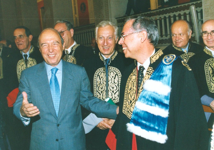 Πέθανε ο καθηγητής Σπύρος Σημίτης