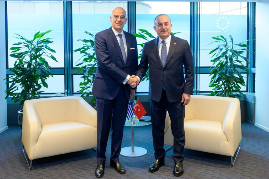 Δένδιας και Τσαβούσογλου τα είπαν στις Βρυξέλλες - Η Άγκυρα θα ψηφίσει την Αθήνα για το Συμβούλιο Ασφαλείας του ΟΗΕ