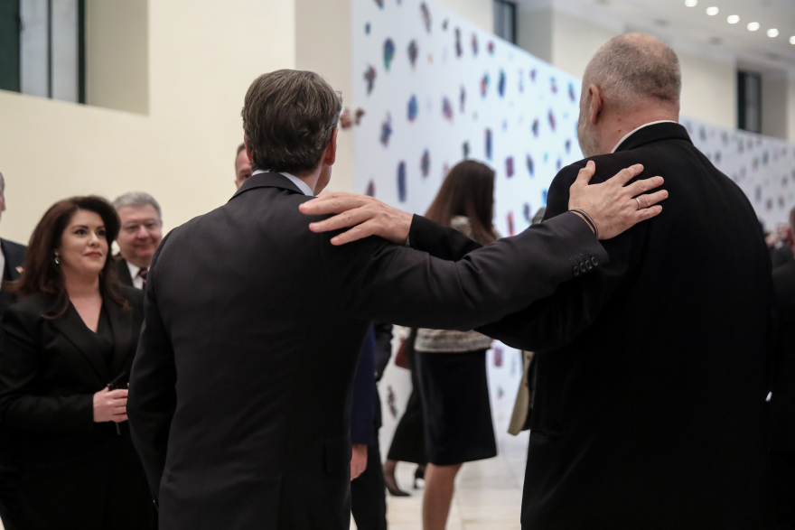 Μητσοτάκης και Δένδιας στην έκθεση των έργων του Έντι Ράμα στο Ζάππειο - Δείτε βίντεο και φωτογραφίες