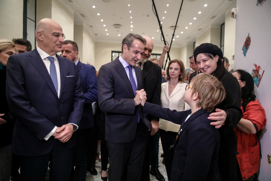 Μητσοτάκης και Δένδιας στην έκθεση των έργων του Έντι Ράμα στο Ζάππειο - Δείτε βίντεο και φωτογραφίες