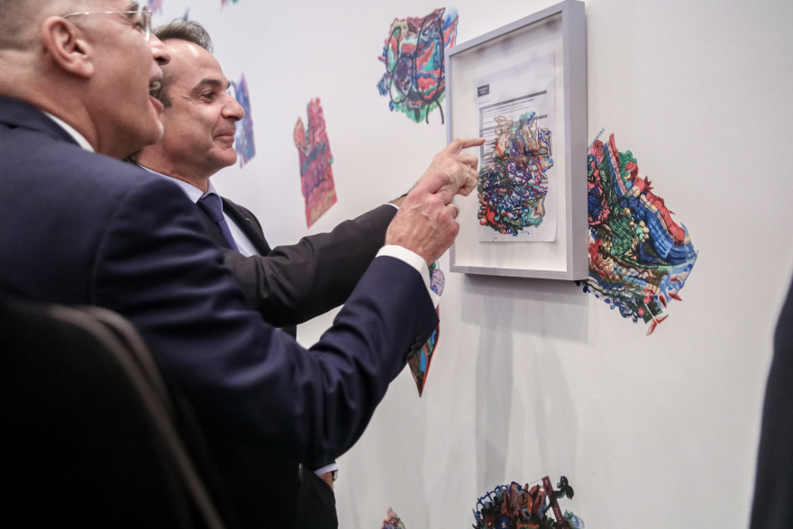 Μητσοτάκης και Δένδιας στην έκθεση των έργων του Έντι Ράμα στο Ζάππειο - Δείτε βίντεο και φωτογραφίες