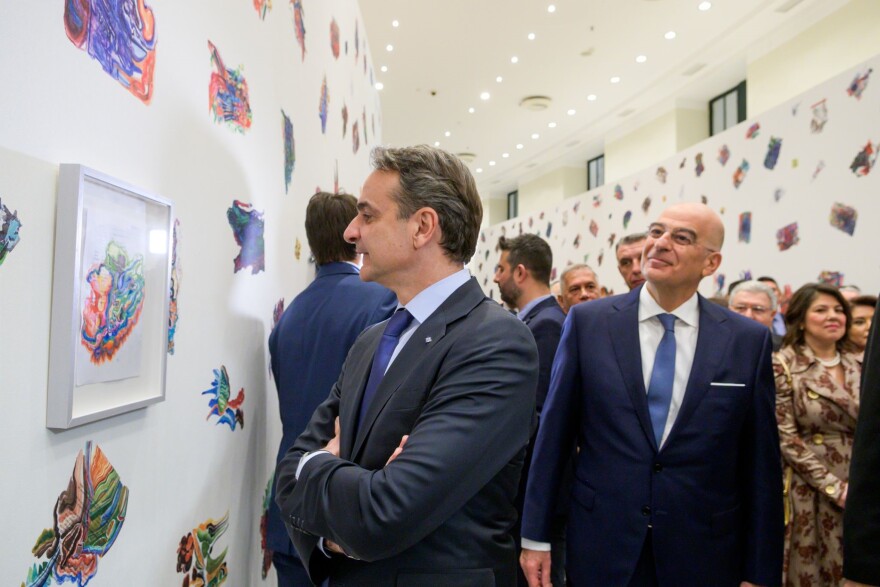 Μητσοτάκης και Δένδιας στην έκθεση των έργων του Έντι Ράμα στο Ζάππειο - Δείτε βίντεο και φωτογραφίες