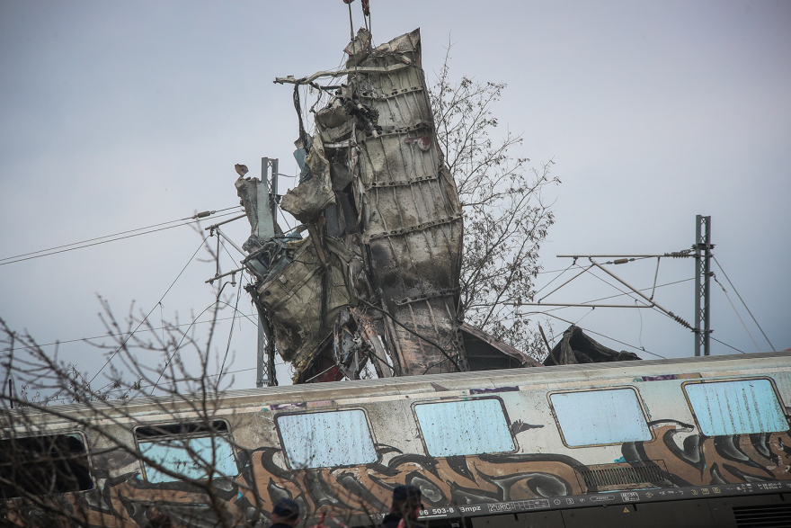 Οι σταθμάρχες της συμφοράς: Τα ρίχνουν ο ένας στον άλλον και όλοι μαζί στους προηγούμενους