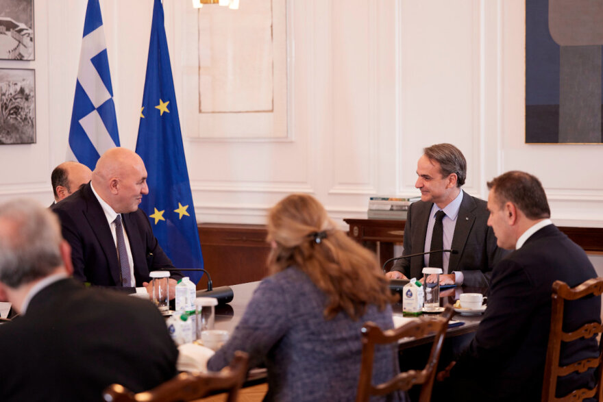 Μητσοτάκης: Συναντήθηκε με τον Ιταλό υπουργό Άμυνας - Δείτε φωτογραφίες