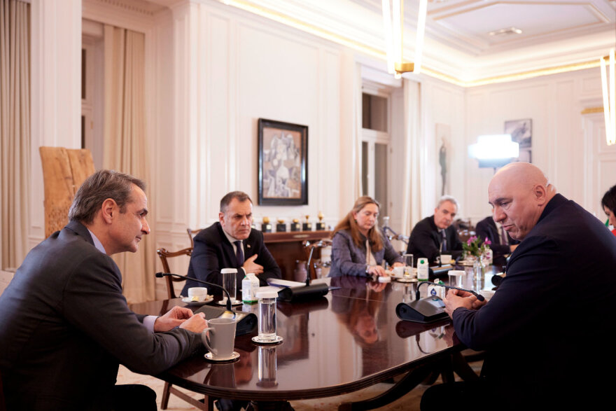 Μητσοτάκης: Συναντήθηκε με τον Ιταλό υπουργό Άμυνας - Δείτε φωτογραφίες