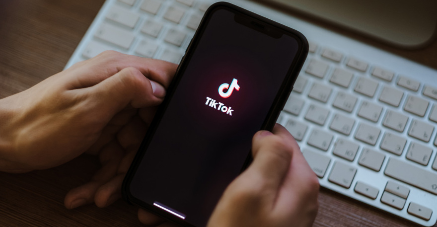 Live καβγάδες στο TikTok με likes, έπαθλα χιλιάδων ευρώ και ανήλικους θεατές - Έρευνες της ΑΑΔΕ για διαφυγόντα κέρδη από τον τζόγο Live καβγάδες στο TikTok με likes, έπαθλα χιλιάδων ευρώ και ανήλικους θεατές - Έρευνες της ΑΑΔΕ για διαφυγόντα κέρδη από τον τζόγο