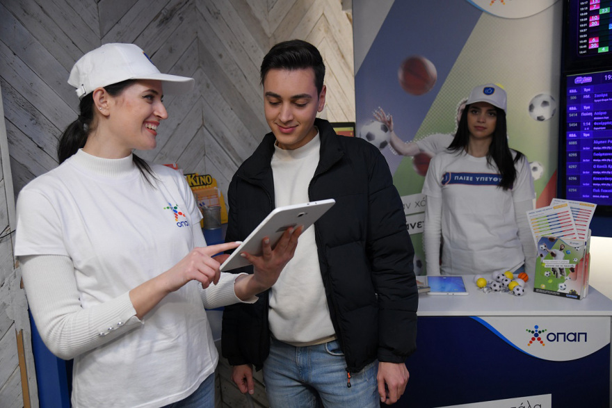 Βραδιά-έκπληξη από το ΣΚΡΑΤΣ σε κατάστημα ΟΠΑΠ στην Κηφισιά