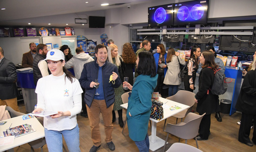 Βραδιά-έκπληξη από το ΣΚΡΑΤΣ σε κατάστημα ΟΠΑΠ στην Κηφισιά