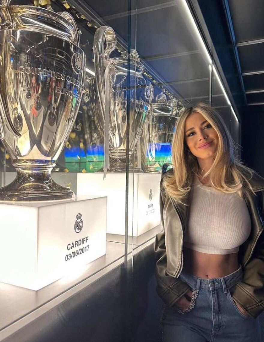  Τρολάρισμα στην Λεότα για την φωτογραφία με τα Champions League της Ρεάλ: «Το ένα το πήραμε χάρη στο αγόρι σου»