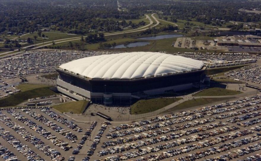 Στιβ Αποστολόπουλος: Ο Έλληνας κροίσος που θέλει ν' αγοράσει τους Χόρνετς του Τζόρνταν