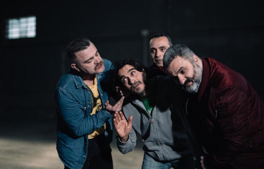 «Τσίου…»: Η πολυβραβευμένη ταινία επιστρέφει, 18 χρόνια μετά, ως θεατρική παράσταση