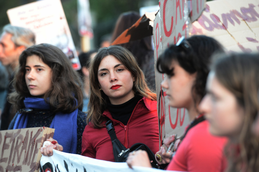 Συγκέντρωση ΠΑΜΕ και σωματείων στη γαλλική πρεσβεία - Αλληλεγγύη στους Γάλλους εργαζόμενους