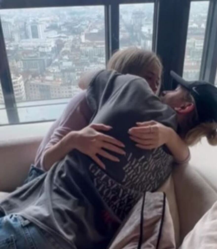 Έγκυος η Ντιλέτα Λεότα - Περιμένει το πρώτο της παιδί από τον Κάριους 