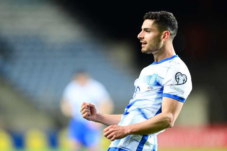 Με την πολυσυζητημένη νέα της φανέλα απέναντι στο Γιβραλτάρ η Εθνική Ελλάδας - Δείτε βίντεο και φωτογραφίες 