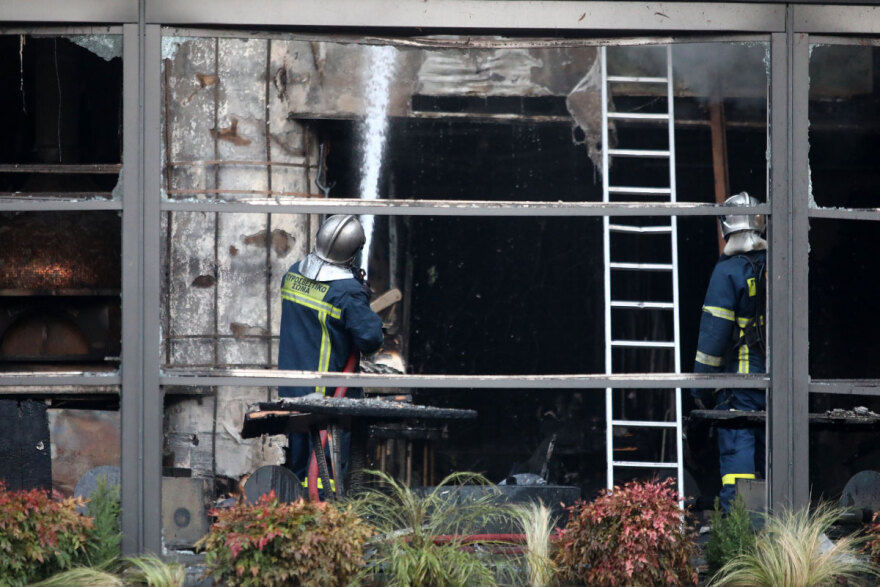 Νέα Σμύρνη: Το Τμήμα Εκβιαστών ανέλαβε την υπόθεση του εμπρησμού στο εστιατόριο Cavaliere
