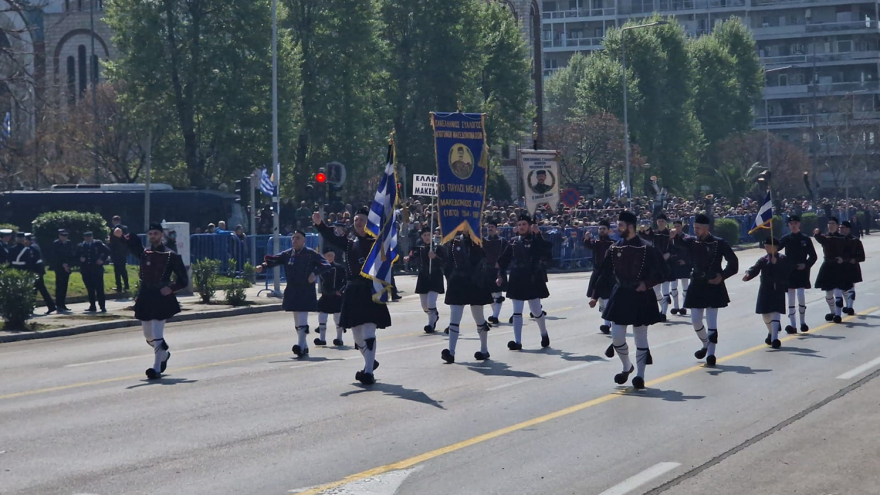 25η Μαρτίου: Ολοκληρώθηκε στη Θεσσαλονίκη η  παρέλαση - Δείτε εικόνες και βίντεο