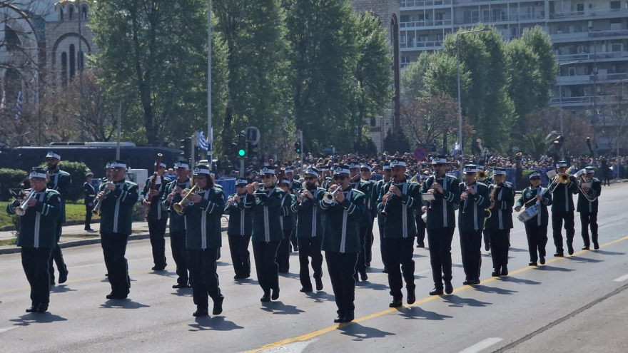 25η Μαρτίου: Ολοκληρώθηκε στη Θεσσαλονίκη η  παρέλαση - Δείτε εικόνες και βίντεο