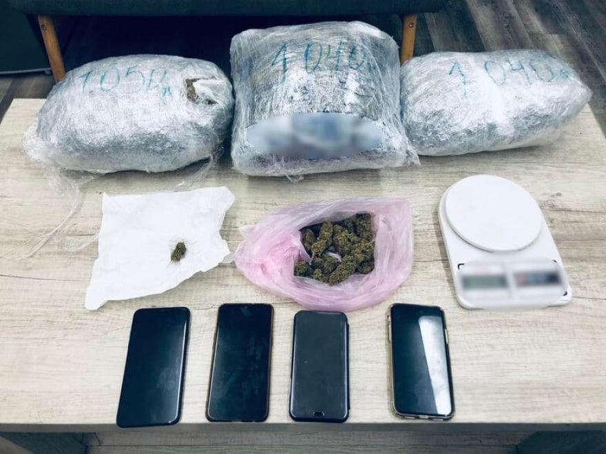 Σπείρα θα διακινούσε πάνω από τρία κιλά κάνναβης στην Πάτρα