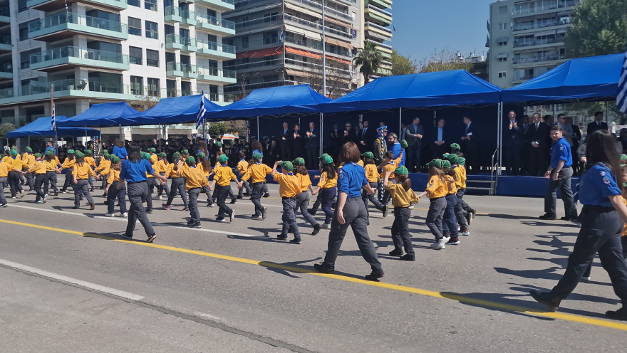 Θεσσαλονίκη: Με στρατιωτικά τμήματα ολοκληρώθηκε η παρέλαση 