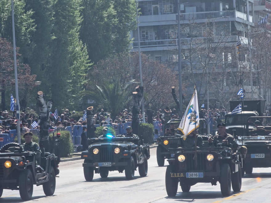 Θεσσαλονίκη: Με στρατιωτικά τμήματα ολοκληρώθηκε η παρέλαση 