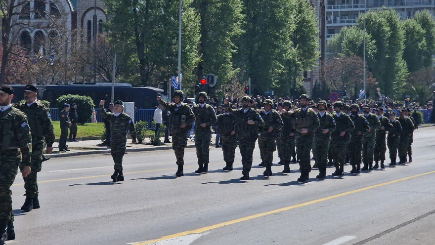 Θεσσαλονίκη: Με στρατιωτικά τμήματα ολοκληρώθηκε η παρέλαση 