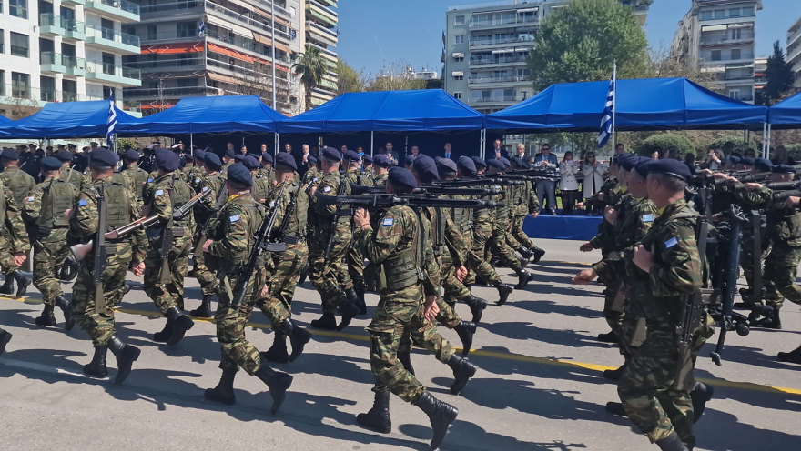 Θεσσαλονίκη: Με στρατιωτικά τμήματα ολοκληρώθηκε η παρέλαση 