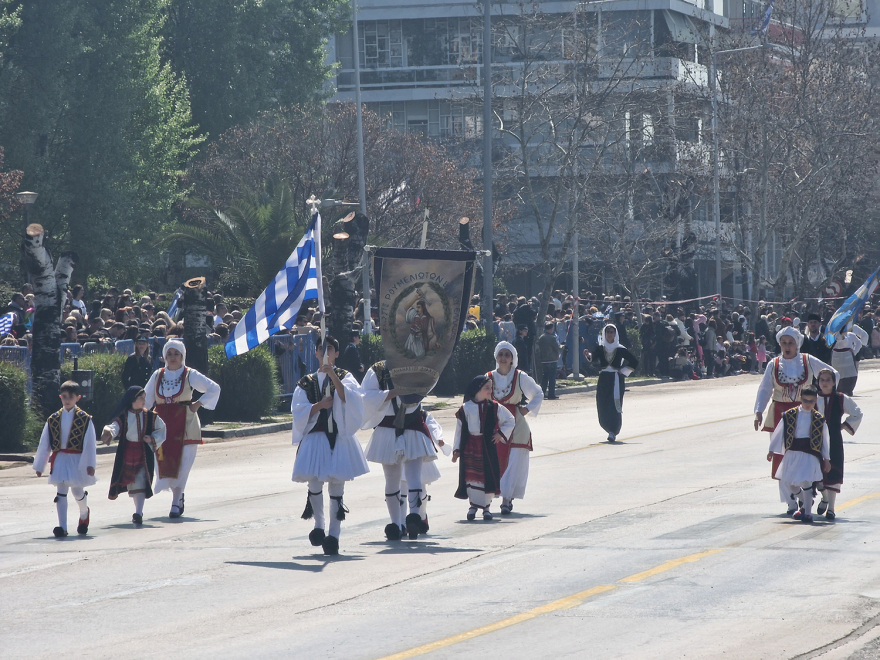 Θεσσαλονίκη: Με στρατιωτικά τμήματα ολοκληρώθηκε η παρέλαση 